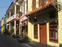 Soi Romanee is a charming little Sino-Portuguese side street off Thalang Road
